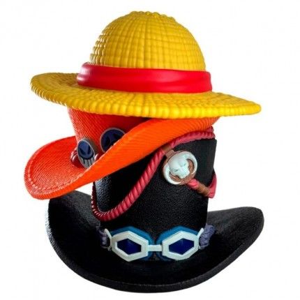 Plastoy - Tirelire One Piece : Pile de Chapeaux