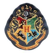 Harry Potter - Coussin en forme de Blason de Poudlard 40 cm