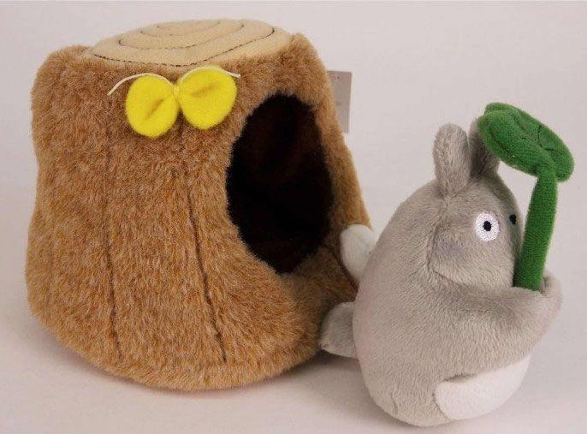 Ghibli - Mon Voisin Totoro -Peluche Totoro Dans Un Tronc D\'Arbre