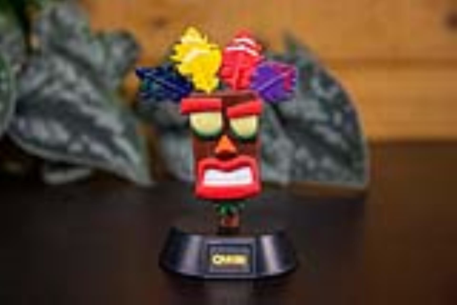 Crash Bandicoot - Aku Aku Icon Light