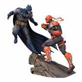 DC Comics - Batman vs. Deathstroke Statue 30cm